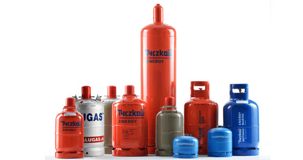verschiedene Gasflaschen in unterschiedlichen Größen und Farben